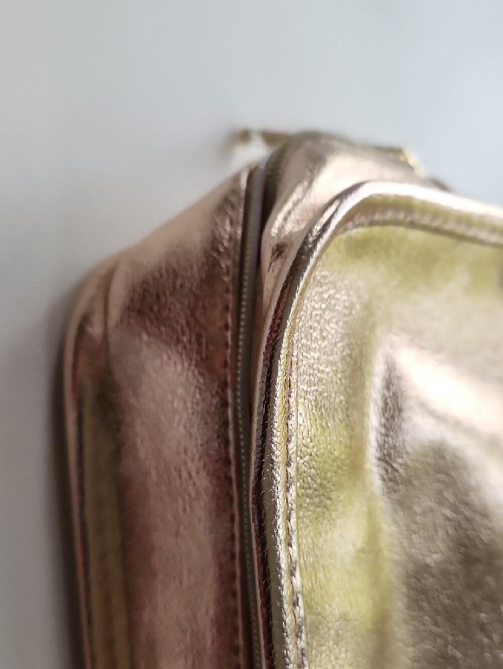 Lancôme Metallic Rose Gold Cosmetic Case - New Without Tag - Picture 7 of 7
